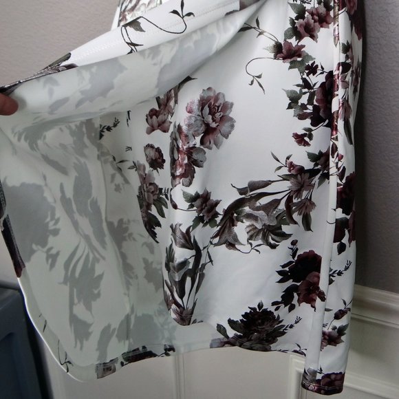 bebe Woman's Floral Faux Wrap dress size 6 Ivory/ Multi colored NEW - Picture 5 of 14